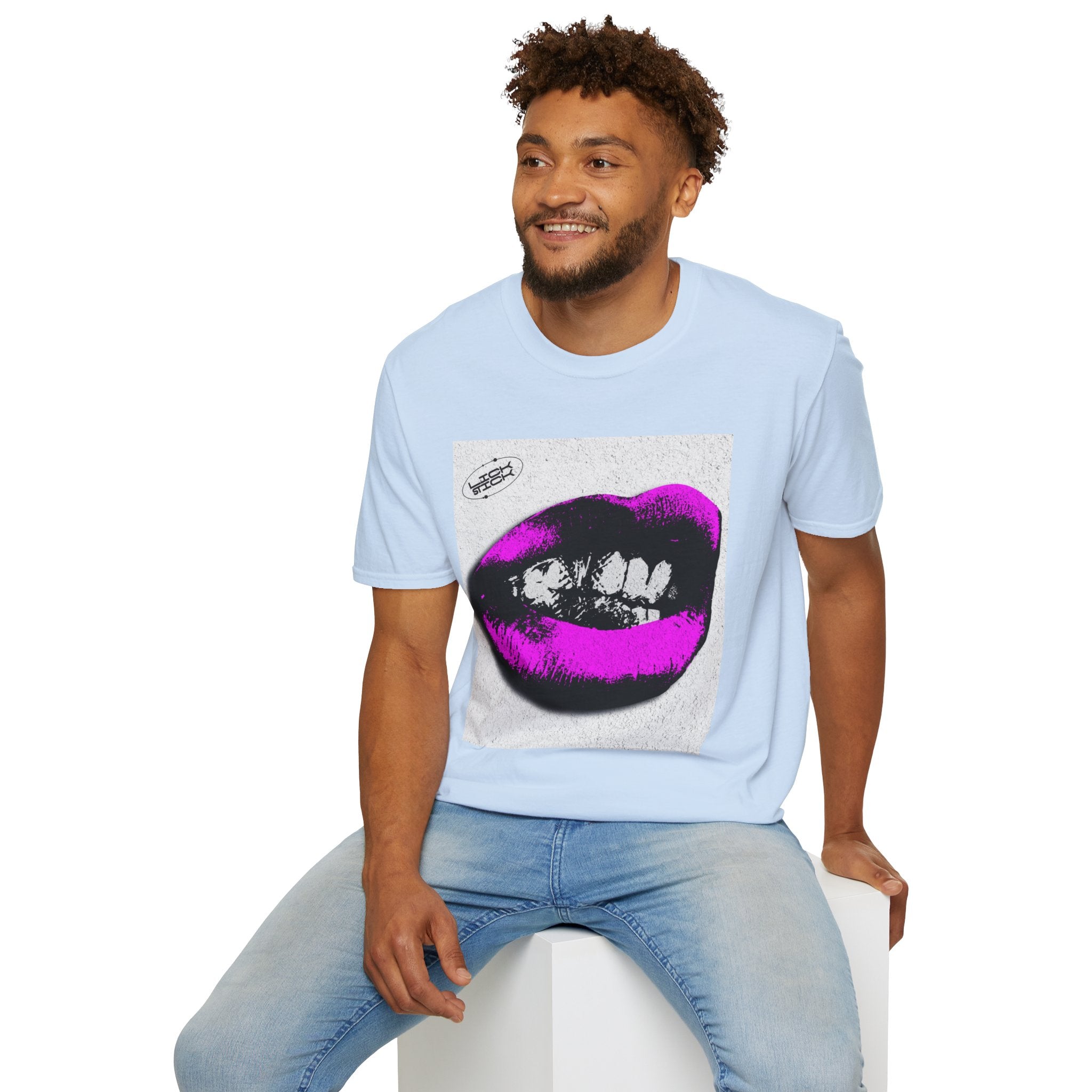 Bold Lips Graphic T-Shirt for Trendsetters
