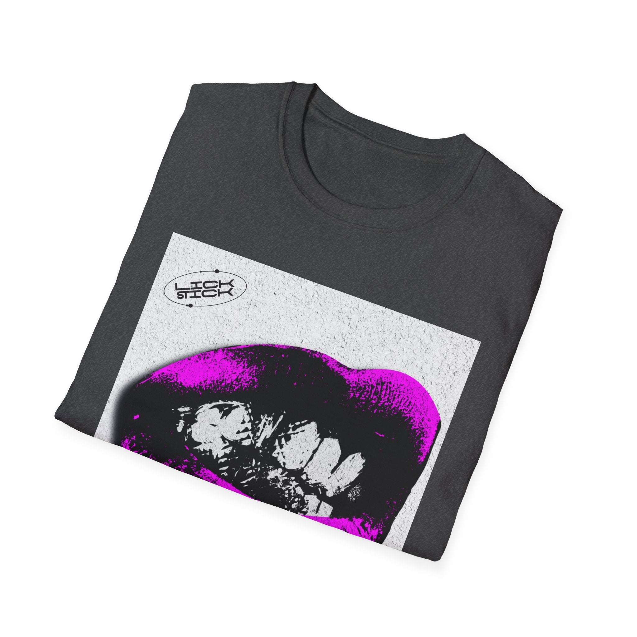 Bold Lips Graphic T-Shirt for Trendsetters