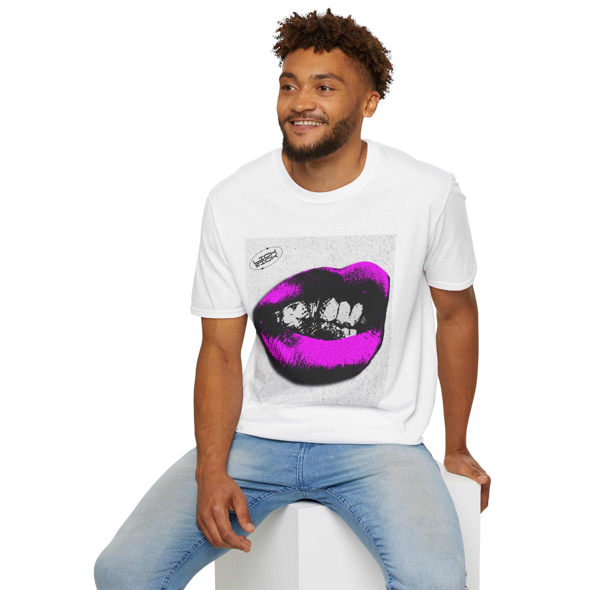 Bold Lips Graphic T-Shirt for Trendsetters