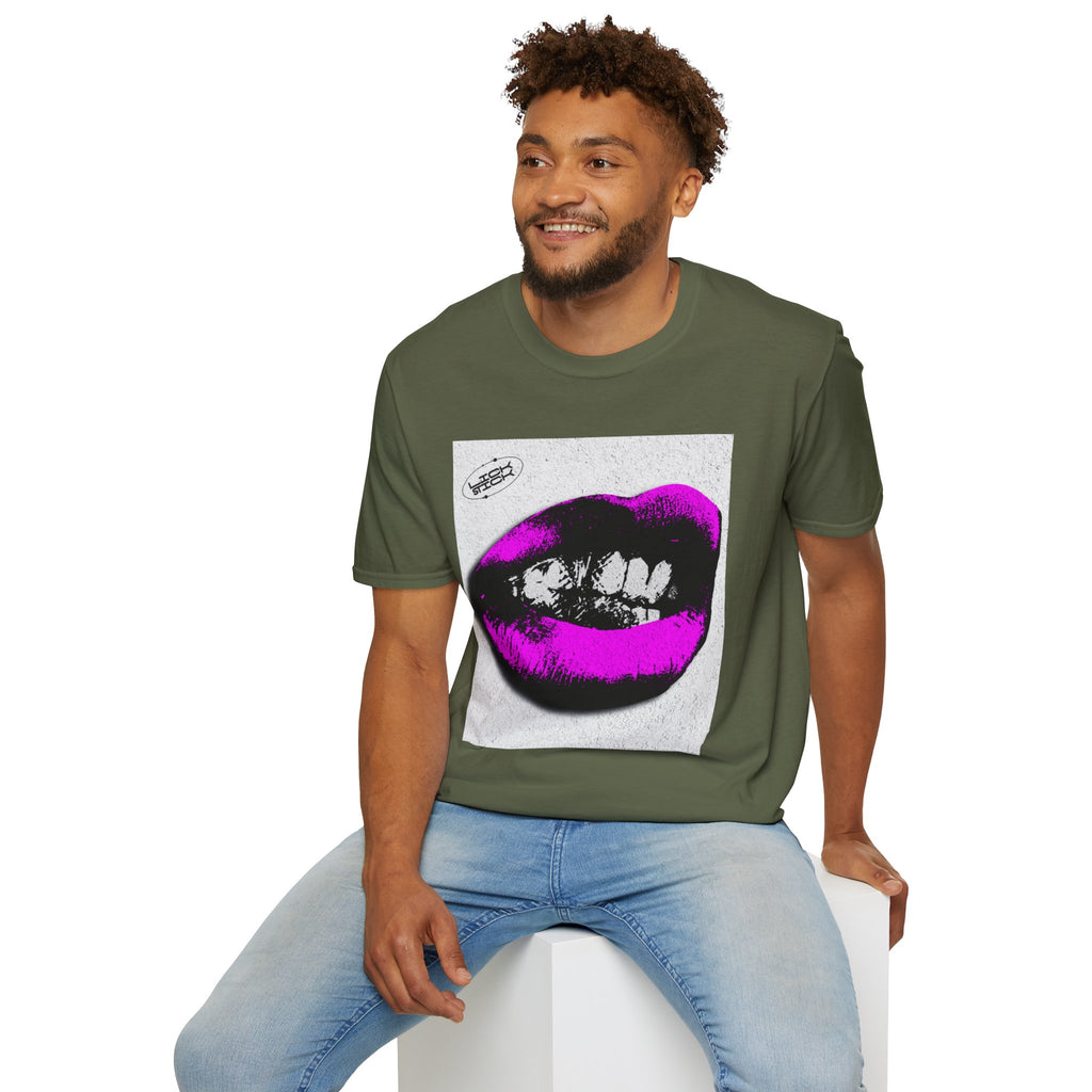 Bold Lips Graphic T-Shirt for Trendsetters