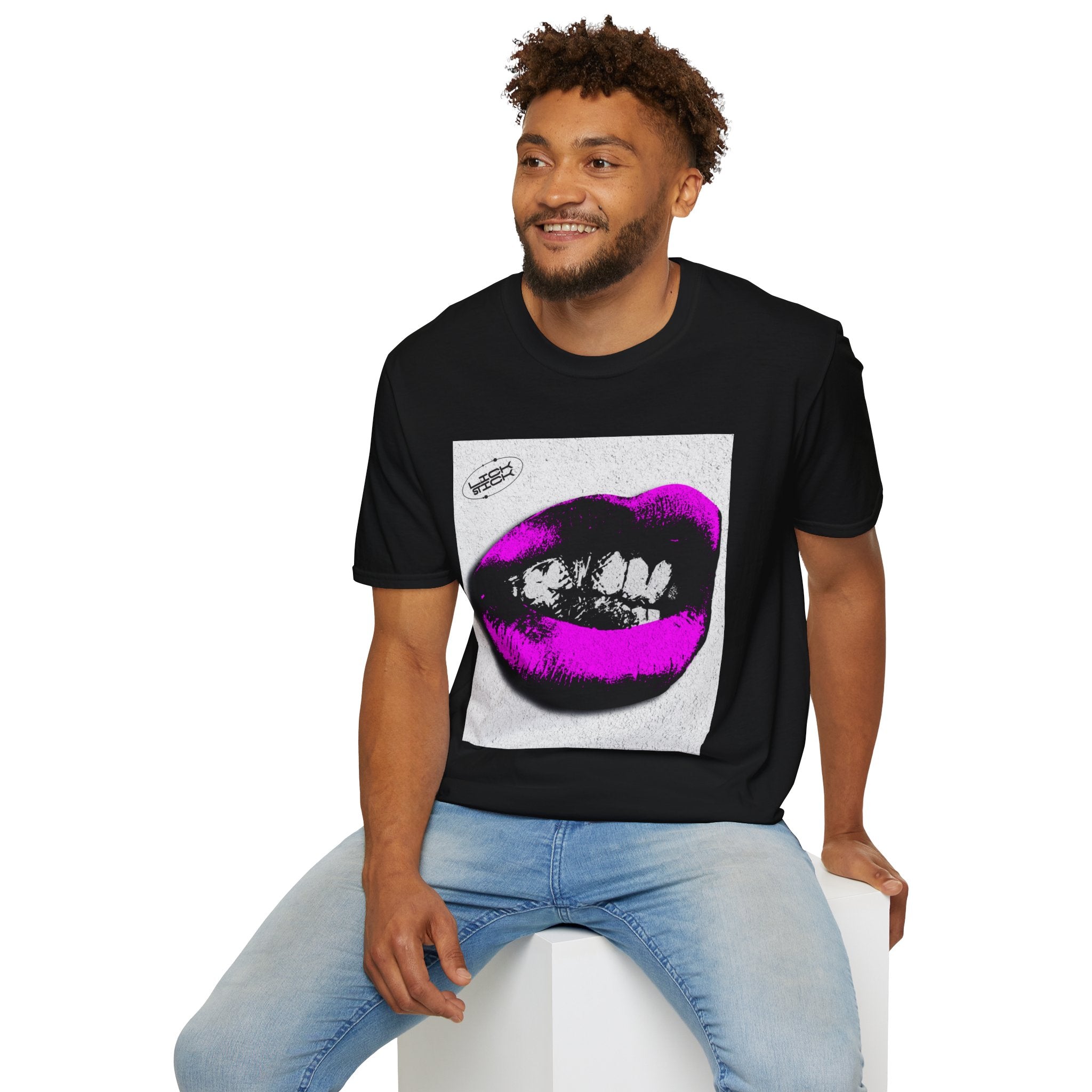 Bold Lips Graphic T-Shirt for Trendsetters
