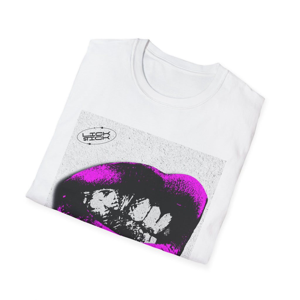 Bold Lips Graphic T-Shirt for Trendsetters