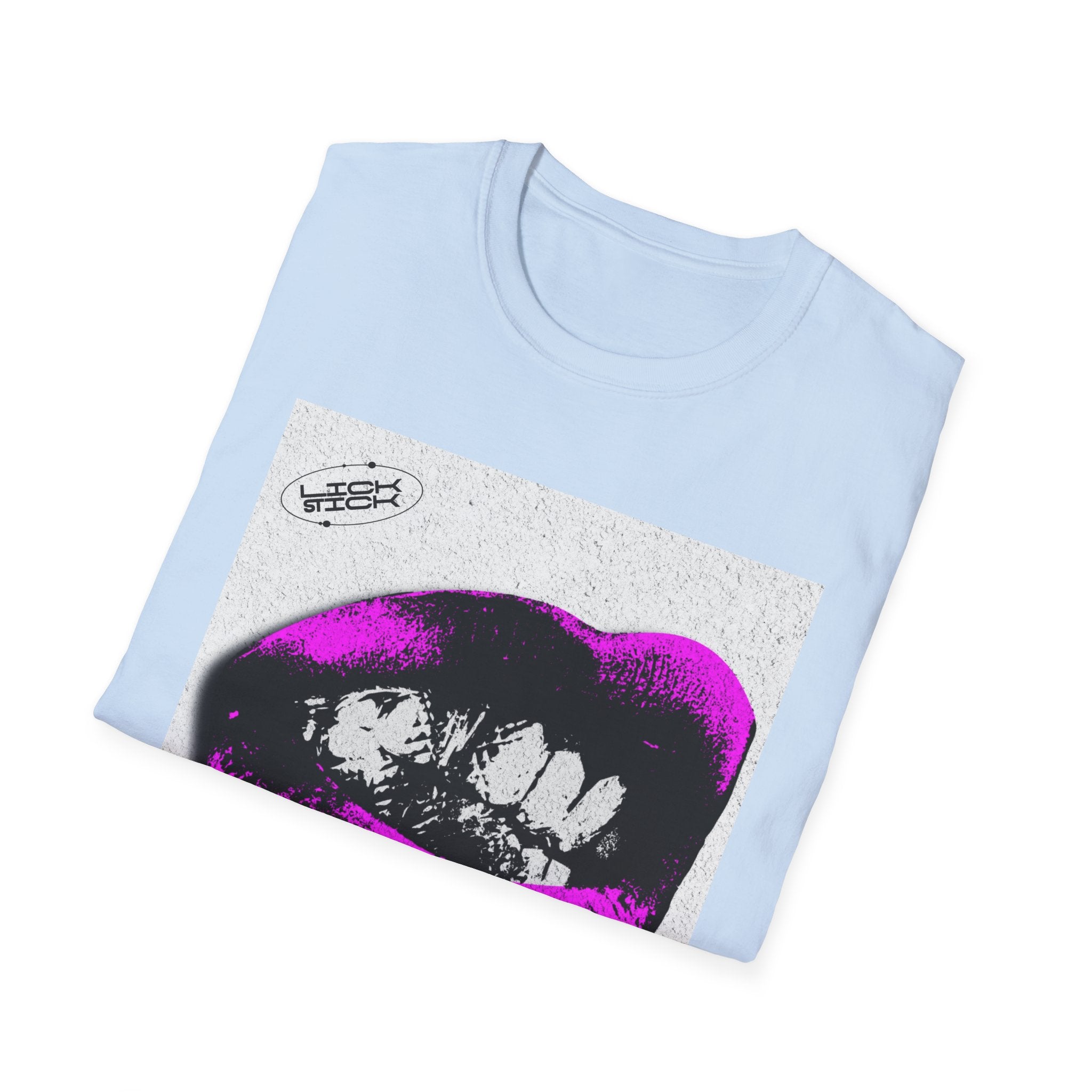 Bold Lips Graphic T-Shirt for Trendsetters