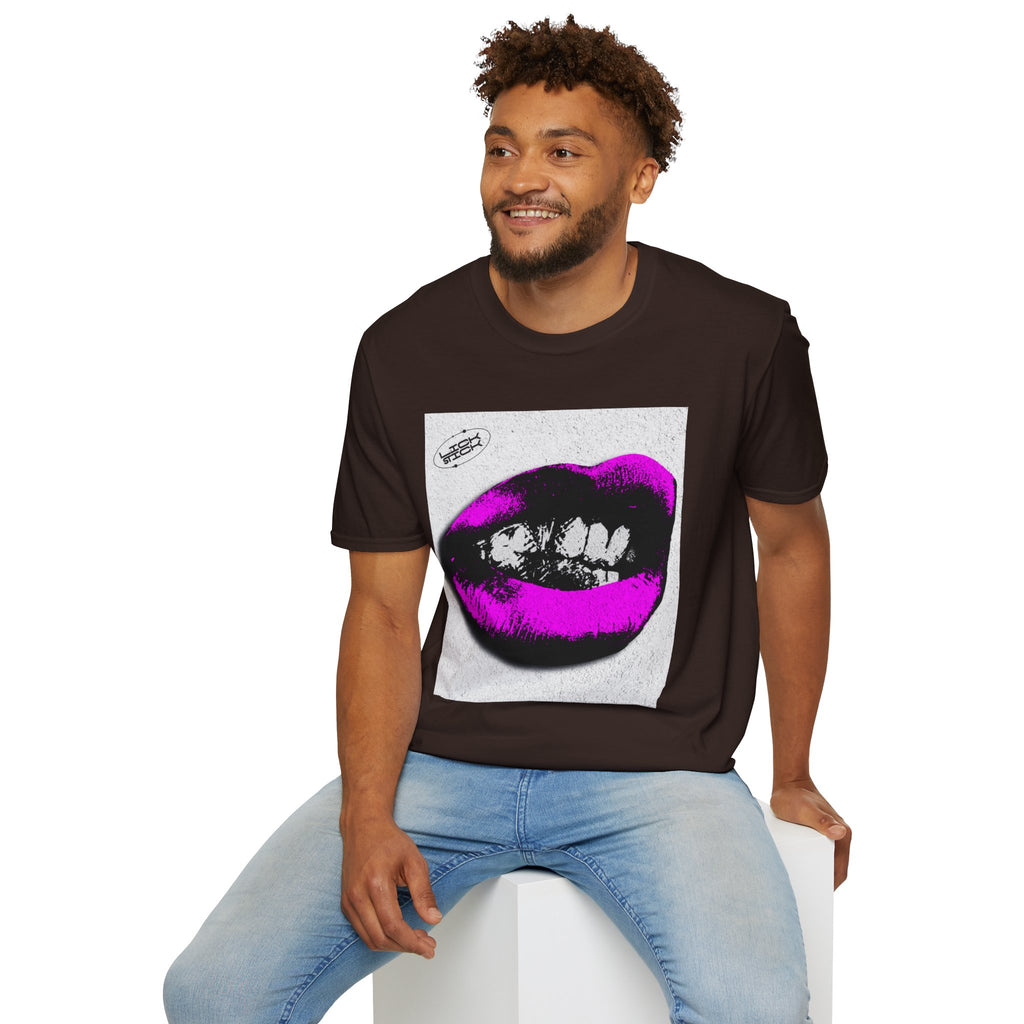 Bold Lips Graphic T-Shirt for Trendsetters